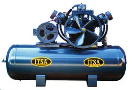 COMPRESR DE AIRE CON MOTOR DE 15HP TRIFÁSICO DESPLAZAMIENTO DE 66 PCM ENTREGA EFECTIVA DE AIRE DE 49.5 PCM EQUIPADO CON TANQUE DE 120 GALONES HORIZONTAL PARA TRABAJAR A UNA PRESIÓN MÁXIMA DE 175 PSI CON GUARDABANDA MCA ITSA