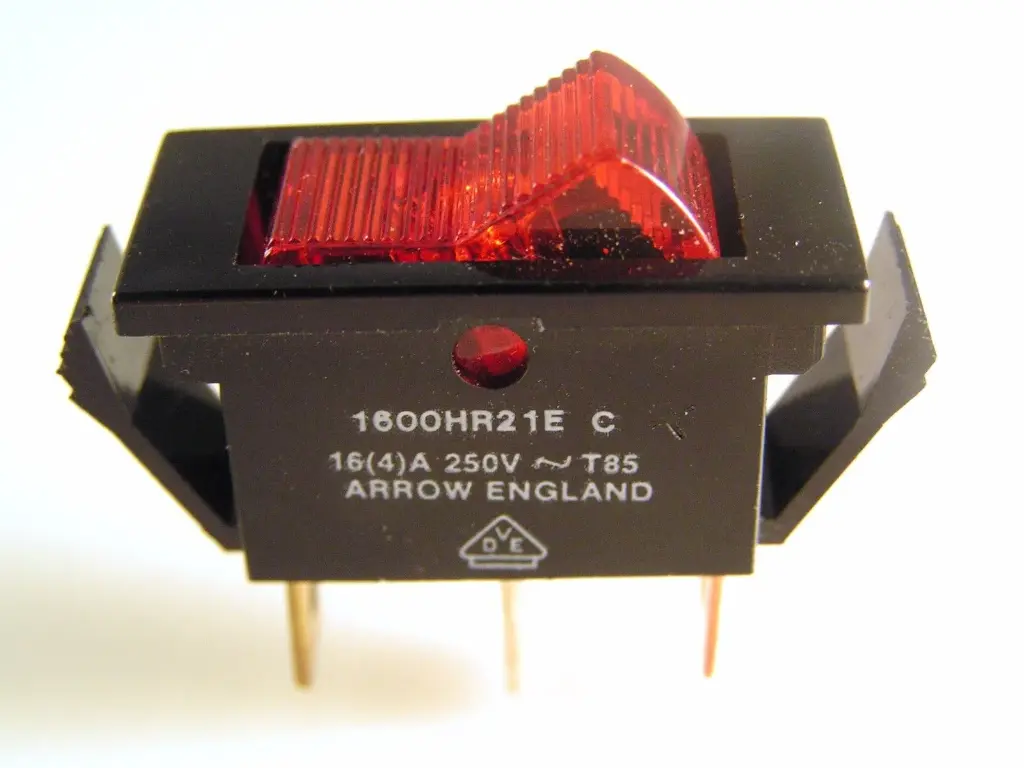 APAGADOR BALANCIN FOCO ROJO 3 PATAS 16 A 250 VCA MCA. ARROW ENGLAND