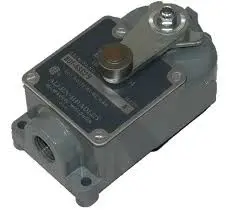 INTERRUPTOR DE LIMITE CON PALANCA DE RODILLO, ACCIÓN RÁPIDA, DPDT, MCA ALLEN BRADLEY