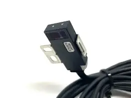 CABEZAL DE SENSOR LASER DIGITAL REFLECTIVO VISTA LATERAL MCA KEYENCE 