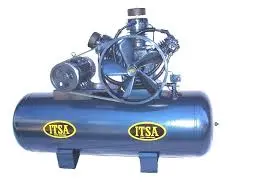 COMPRESOR DE AIRE CON MOTOR DE 7.5 HP TRIFÁSICO CON DESPLAZAMIENTO DE 35 PCM ENTREGA EFECTIVA DE AIRE DE 26.25 PCM  EQUIPADO CON TANQUE DE 120 GALONES HORIZONTAL PARA TRABAJAR A UNA PRESIÓN  MÁXIMA DE 175 PSI CON GUARDABANDA MCA ITSA