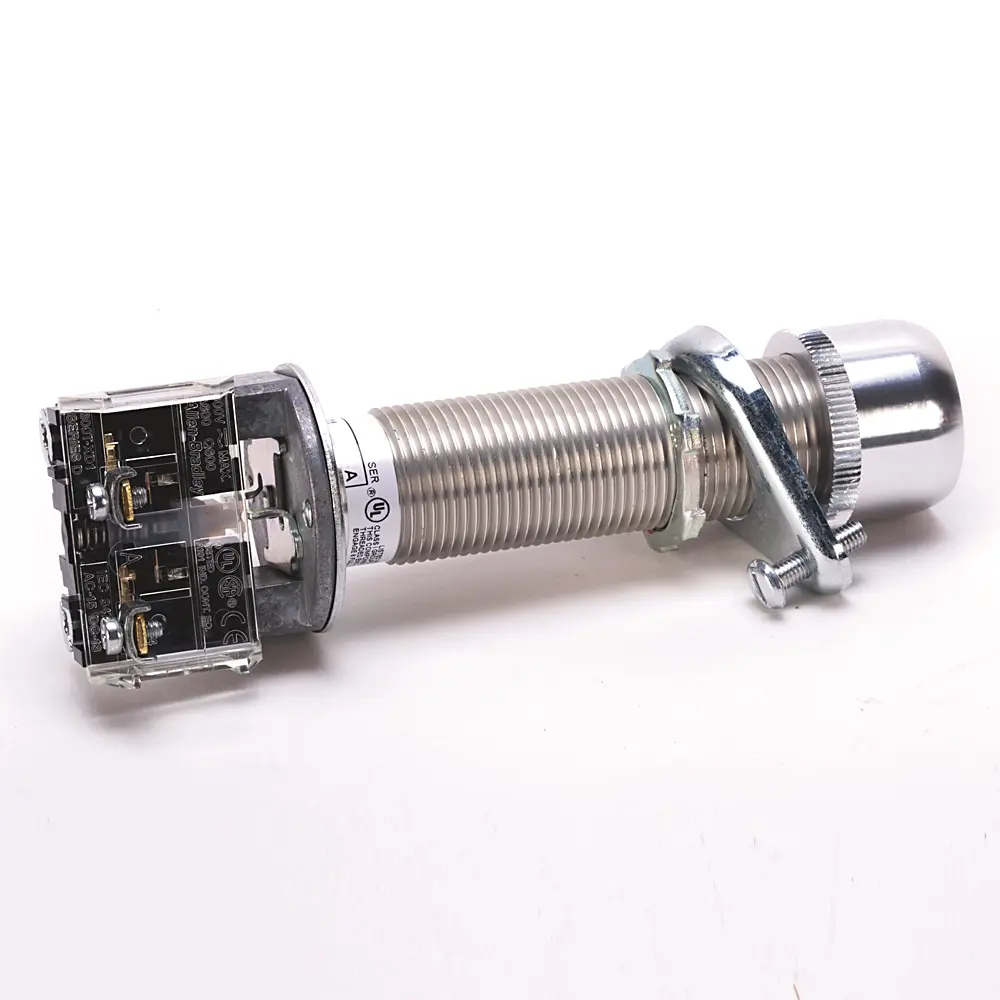 BOTON PULSADOR MOMENTANEONO ILUMINADOP CABEZA RASANTE COLOR NEGRO MCA ALLEN BRADLEY 