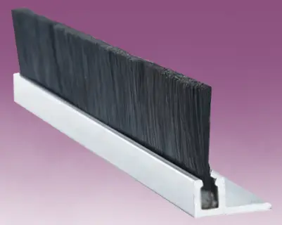 CEPILLO GUARPOLVO CON CERDAS DE NYLON DE 1.5” Y PERFIL HORIZONTAL DE ALUMINIO DE 84” MCA GURUTICS