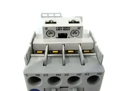 [700-CF400D] RELE DE CONTROL 4 POLOS 120VCA